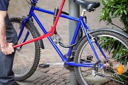 Rider derubato a Bologna: arrestato il ventenne responsabile del furto della bici