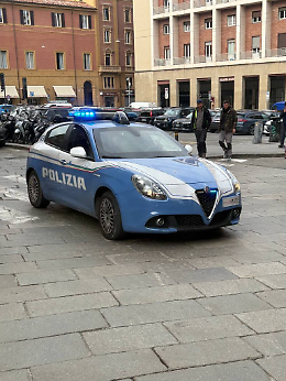 Bologna: due rapine violente in centro e alla Bolognina, quattro arresti
