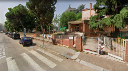 Furgone in fiamme davanti alla scuola Domenico Savio