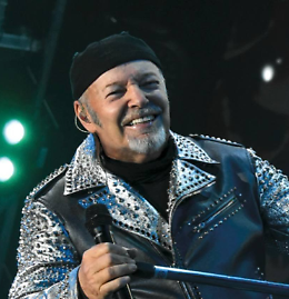 Poste Italiane celebra Vasco Rossi con un cofanetto esclusivo e una moneta d'argento dedicata
