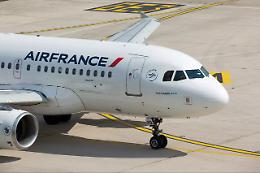 Volo Parigi-Bologna costretto a tornare indietro per problemi tecnici: arrivo a destinazione con quattro ore di ritardo