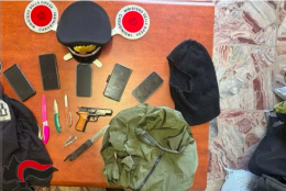 Adescavano le vittime sui social per poi rapinarle: tre arresti a Piacenza