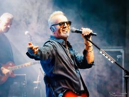 Umberto Tozzi dice addio alle scene live con 'L'ultima notte rosa - The final tour'