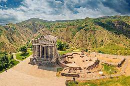 Architetti italiani al lavoro per il restauro del Tempio di Garni, un simbolo della storia dell'Armenia