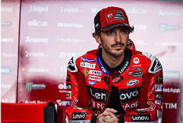 Piove a Sepang, Bagnaia finisce dietro: «Il mio problema non è Marquez»