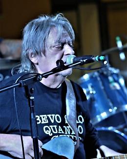 Addio a Fabio "Dandy Bestia" Testoni: l'anima degli Skiantos e del rock demenziale