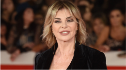 Alba Parietti e la schizofrenia della madre: «Ho sperato morisse, ma non lo pensavo davvero»