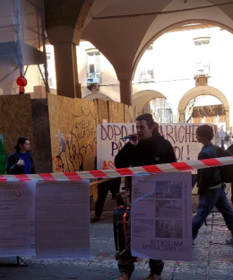 Mobilitazione dell'Università di Bologna contro la riforma Bernini: protesta contro precarietà e tagli ai finanziamenti