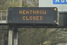 Incendio a Heathrow: caos nei voli e disagi anche a Bologna