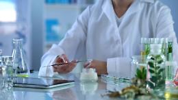 Dalla ricerca alla scelta del consumatore: l'impatto dell'IA nella cosmetica moderna