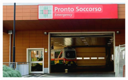 Sant’Orsola in emergenza: pazienti in ambulanza per mancanza di posti letto