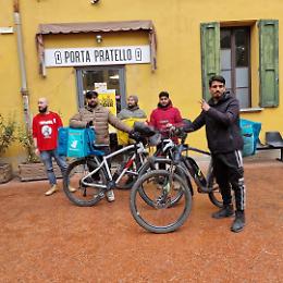 Nasce a Bologna 'Casa Rider', un rifugio per i lavoratori delle consegne su due ruote