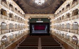 Restituiti al Teatro Comunale antichi documenti