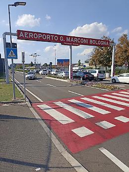 Nuovo record di voli all'Aeroporto di Bologna ma i residenti lamentano rumore e impatti sulla salute