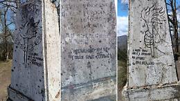 I "centri sociali" deturpano la stele partigiana a MonteSole