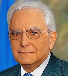 La Politica Oltre la Dicotomia