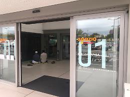 Stupore e timore, per gli oranti musulmani al Conad