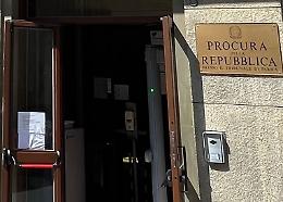 Blitz contro il neonazismo: la polizia scopre un covo di estremisti a Parma. Sei gli indagati.