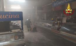 Incendio al supermercato Conad Le Querce: due dipendenti al pronto soccorso