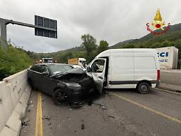 Incidente sulla Nuova Porrettana a Sasso Marconi: due feriti traffico in tilt