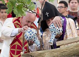 Quella volta in cui Papa Francesco visitò l'Armenia: un abbraccio ecumenico tra Roma e Etchmiadzin