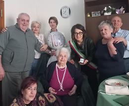 Imola celebra i 100 anni di Maria Fanelli, la camiciaia che ha vestito la città