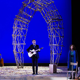 Neri Marcorè porta in scena 'La Buona Novella' di Fabrizio de Andrè al Teatro Duse