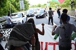 Caos in tangenziale: i Pro-Pal bloccano la Torino-Caselle