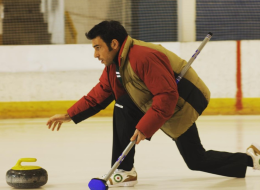 Il curling: lo sport pi&ugrave; curioso delle Olimpiadi che ha conquistato anche il cinema con il film nato a Torino