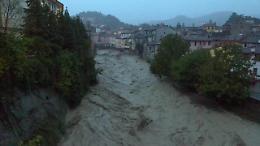 Modigliana, nessuna tregua: fango, acqua e i cittadini rimangono anche senza luce. Danni anche agli impianti idrici. A Brisighella 130 sfollati IL VIDEO