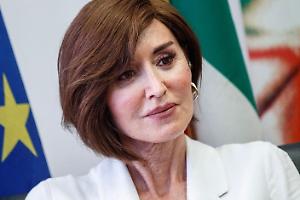 Anna Maria Bernini: "In piazza contro di me i professionisti della protesta"