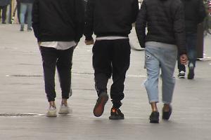 Nuova aggressione in Bolognina: tre giovani picchiano un coetaneo davanti alle scuole elementari