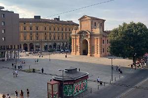 Bloccato un pusher in piazza XX Settembre e smascherata una falsa associazione benefica al Centro Borgo