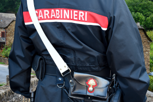 Aggressione in un condominio a Reggio Emilia, denunciati due 27enni