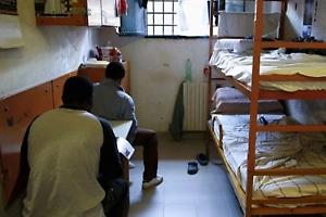 La Dozza esplode? Mandiamoci anche i minorenni...