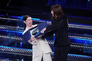 Giorgia e Annalisa trionfano alla serata cover di Sanremo 2025