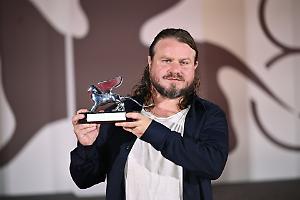 La fame dietro la fama: la dura realtà dei registi di successo, tra premi e difficoltà economiche