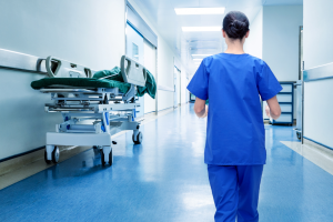 Infermiera aggredita in pronto soccorso: 46enne fermata, scatta la denuncia