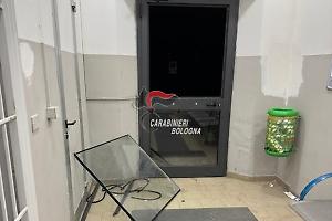 Giovane devasta stazione ferroviaria a Pioppe di Salvaro: "Ero nervoso"