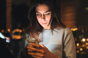 Violentata e minacciata con l’acido: influencer 31enne arrestato a Torino