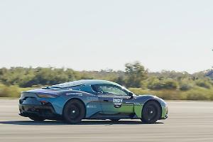 Maserati MC20, nuovo record mondiale di velocità a guida autonoma: sfiorati i 320km/h al Kennedy Space Center