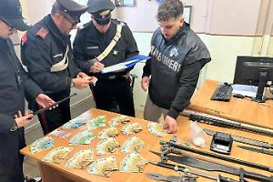 Arrestato 43enne a Medicina: trovato con droghe, armi e 13.800 euro in contanti