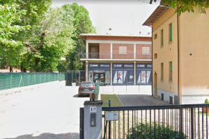 "Dacci i soldi o ti sparo": tre arresti dopo una tentata rapina al punto Snai di Sasso Marconi