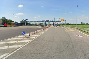 Truffa agli anziani: finti carabinieri arrestati in fuga sull'A13 al casello di Bologna