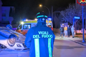 Auto si ribalta a Ca'Ossi: ferito il conducente