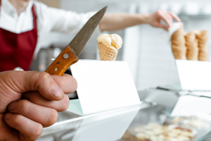 Rapine a Russi: gelateria e farmacia nel mirino in poche ore