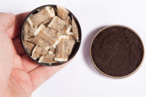 Snus, ecco che cos'è la nuova moda che sta spopolando tra i giovanissimi