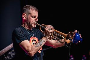 Un tributo jazz a Pino Daniele: "Il cielo pieno di stelle" di Fabrizio Bosso