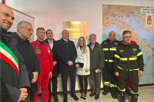 Il reparto volo dei vigili del fuoco di Bologna intitolato al comandante Giuseppe Santarsiere
