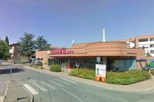 Assalto notturno al Conad di Arceto: furgone usato come ariete dai ladri